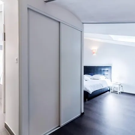 Appartement Haussmannien Type Loft, Climatise - Vieux-Port-Le Panier,-2