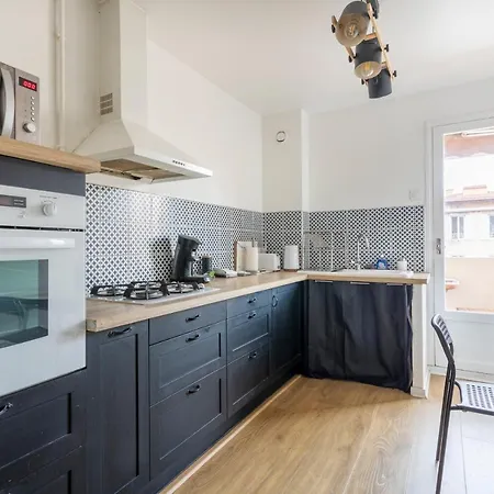 Appartement Deux Chambres Sur Le Vieux Port Avec Clim-2