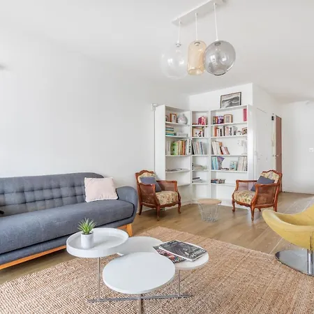 Appartement Deux Chambres Sur Le Vieux Port Avec Clim-3