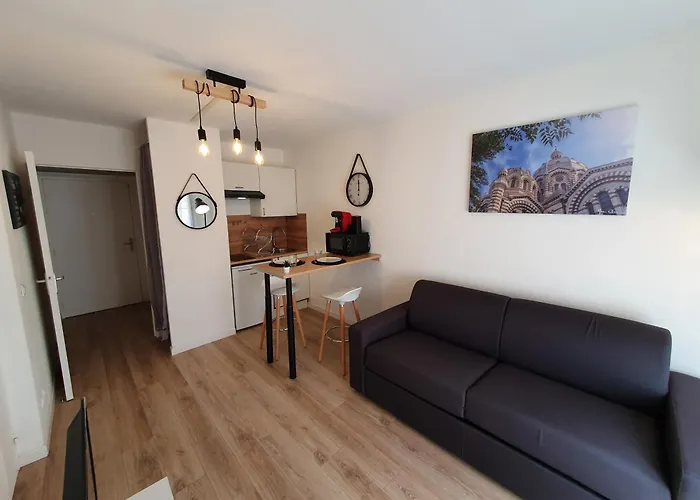 Appartement Tout Equipe A 6 Minutes De La Gare St Charles Marsella